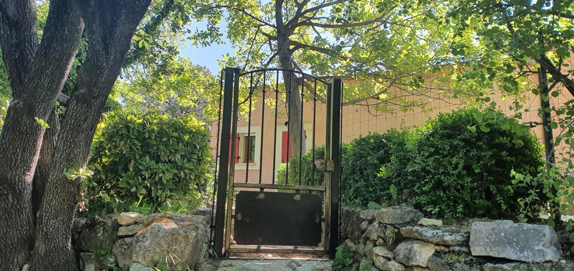 Chris Le Verger Saignon Luaran gambar